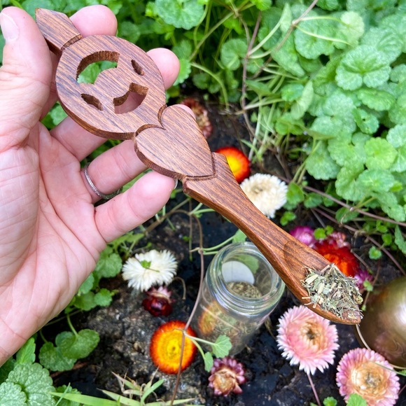 Boutique Wooden Triple Moon Tea Spoon Wicca Witchcraft Spellwork Goddess Witchy - Picture 3 of 5